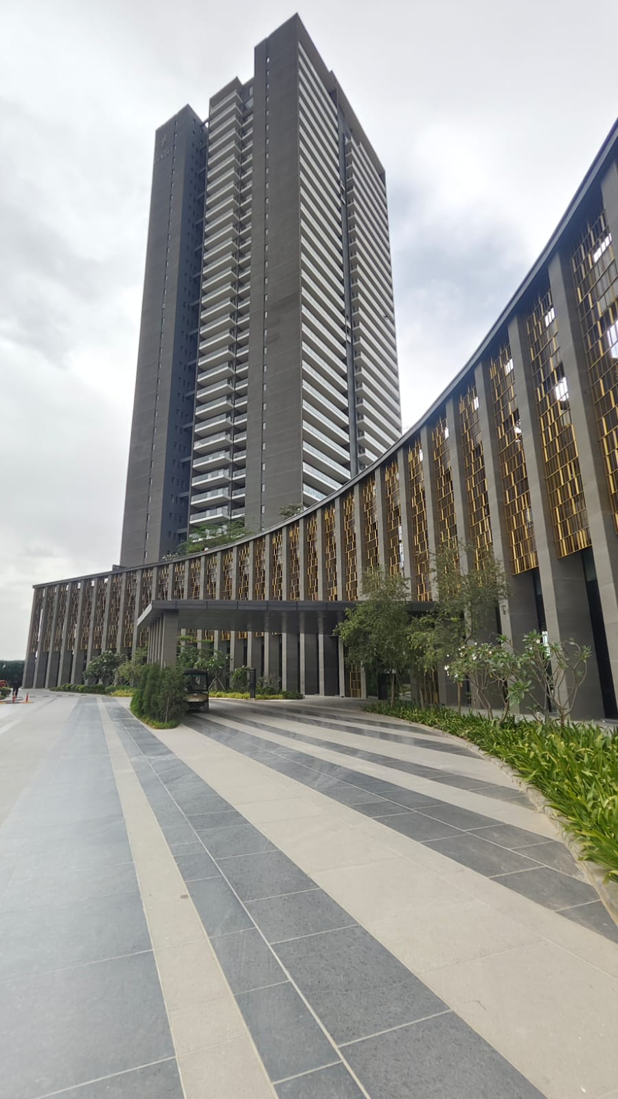 Krisumi Waterfall Residences